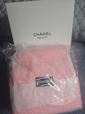 Chanel Beauté Pink Branded Gift Wrap